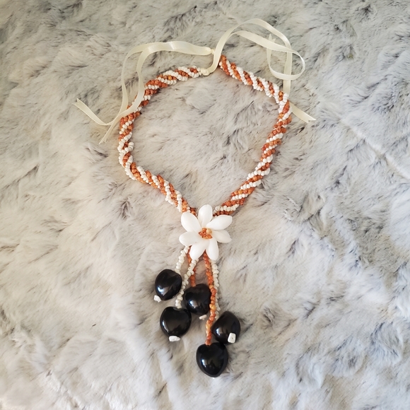 Hawaiian Flower Shell Lei Necklace With Kukui Beads - Picture 3 of 7